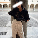 Blogger With The Same Striped Sbutaled Ass Skirt Show Black Hollow Lace Short Sleeves Shoulder Shirt Set